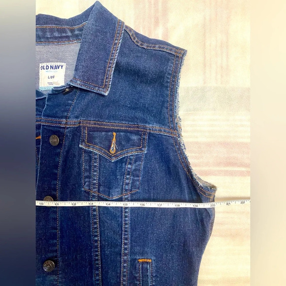 Old navy denim jacket with a handma art on a back - Picture 5 of 6